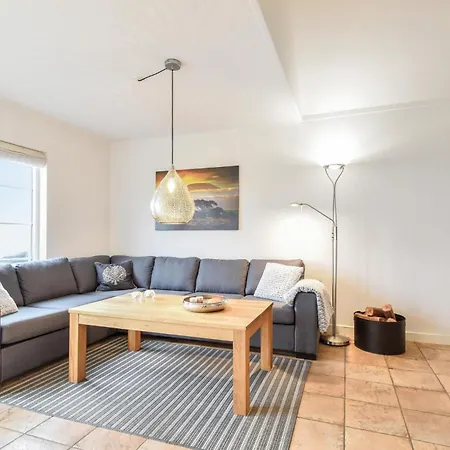 Feriehus 3 Bedroom Beautiful In Brenderup Fyn *